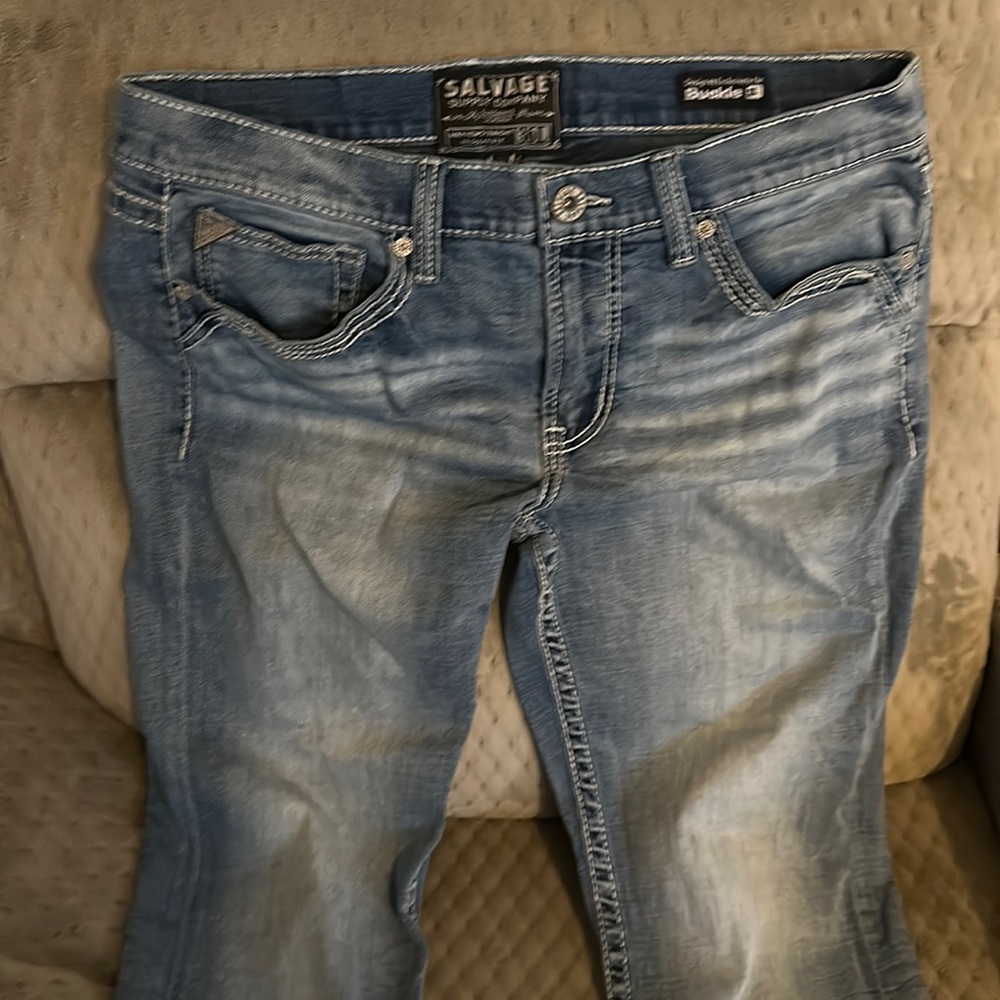 Buckle jeans